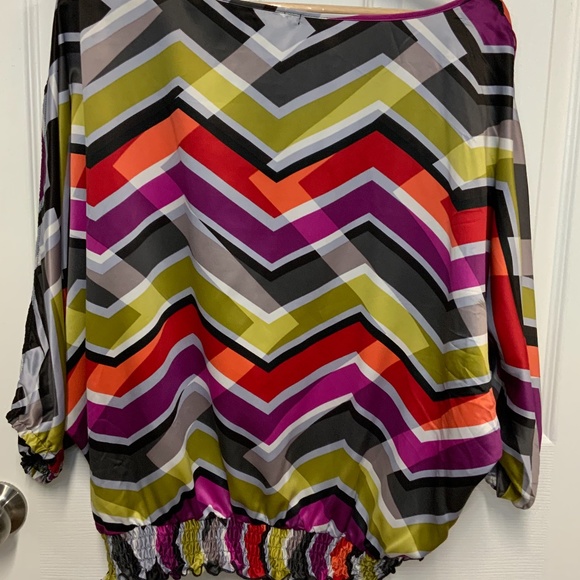 Halo Print Slit-Sleeve  Top - Picture 5 of 6